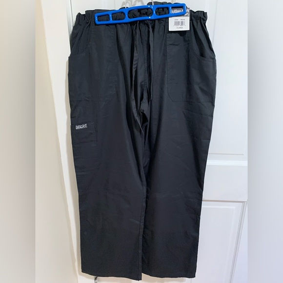 UA Buttersoft Scrub Bottoms (new with tags) - Picture 1 of 4